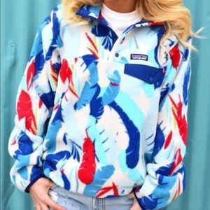 Like NEW PATAGONIA Synchilla snap T fleece in feather size medium white blue red